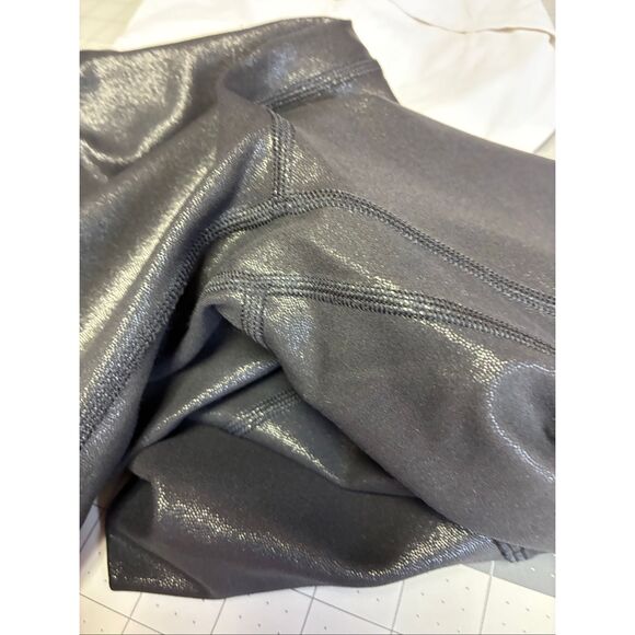 Lululemon Align High Rise in Black Shimmery Size 8 - Picture 6 of 10